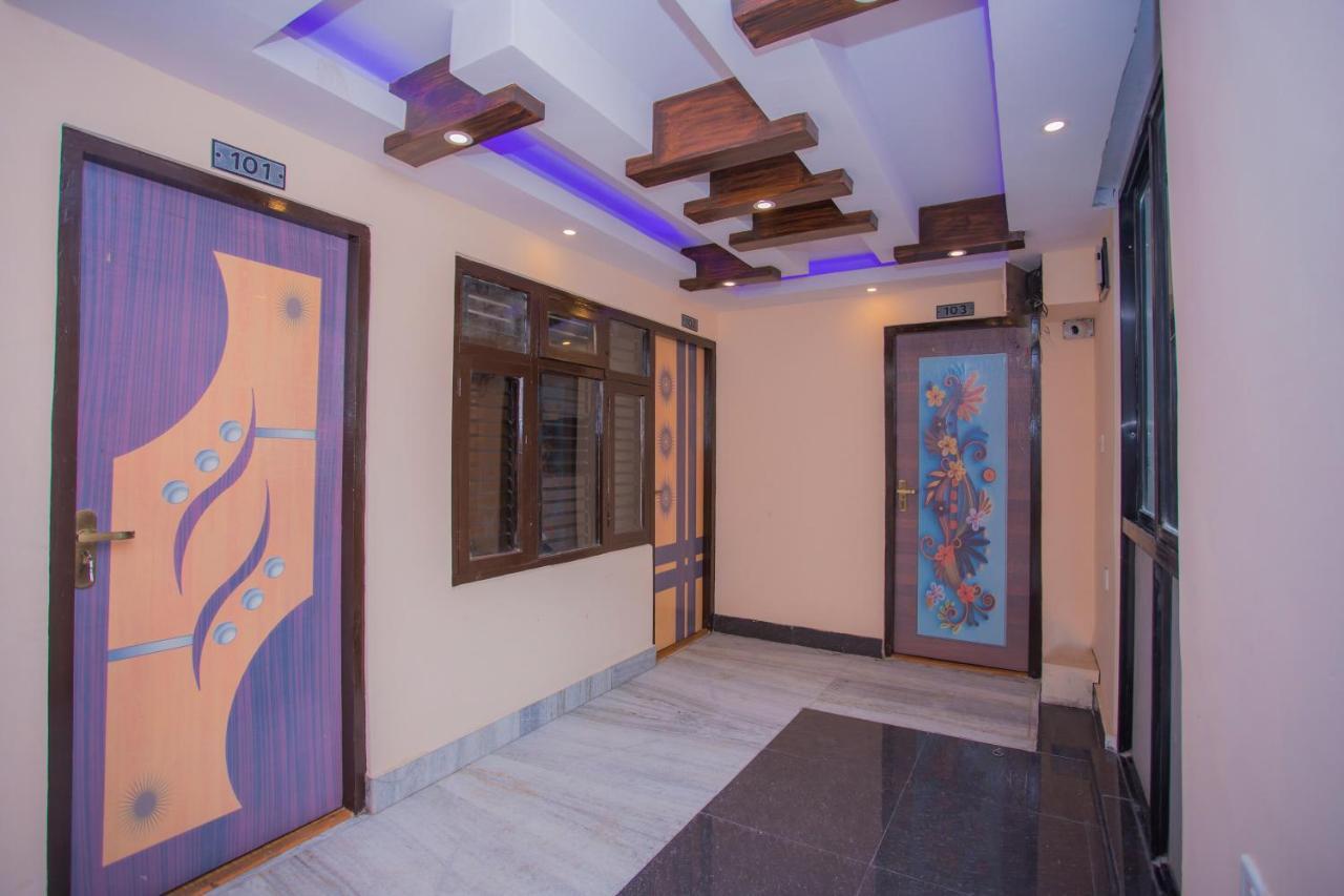 Oyo Hotel Antique Kutty Catmandu Exterior foto