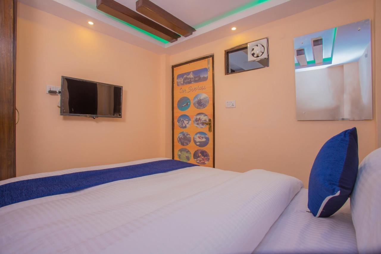 Oyo Hotel Antique Kutty Catmandu Exterior foto