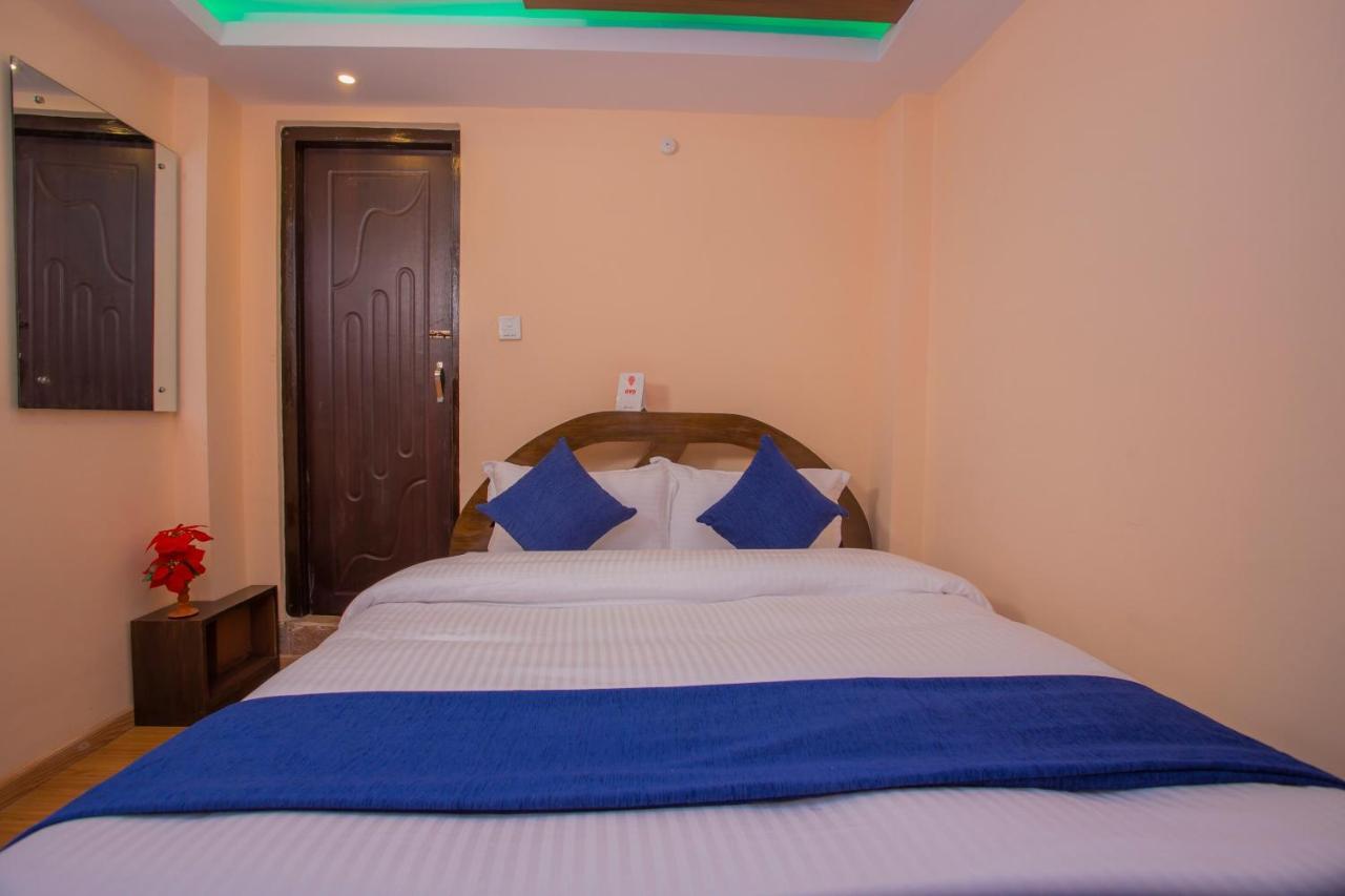 Oyo Hotel Antique Kutty Catmandu Exterior foto
